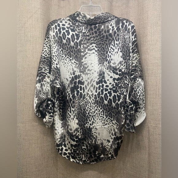 Davi & Dani Monochrome Animal Print Blouse - Picture 7 of 7